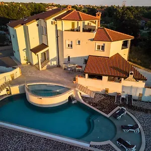  Apartman Amela